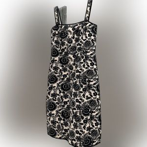 Ann Taylor petite size 4p summer dress. Black and white